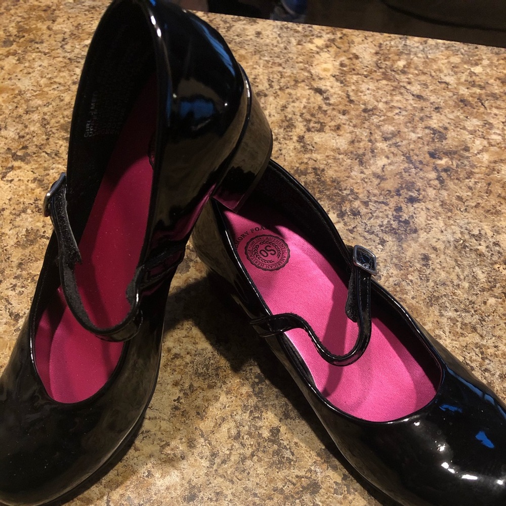 Black patent leather kids shoes